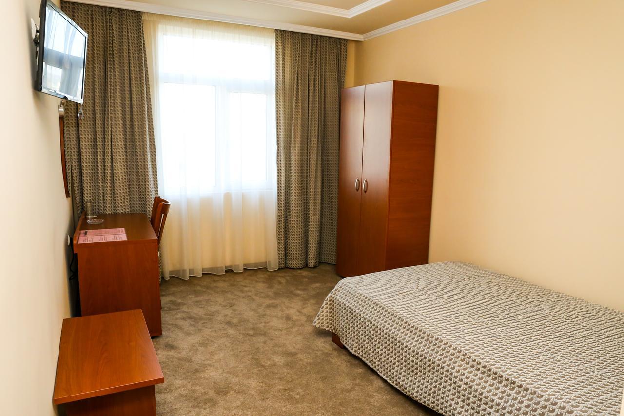 Hotel Bulgaria Kŭrdzhali Quarto foto