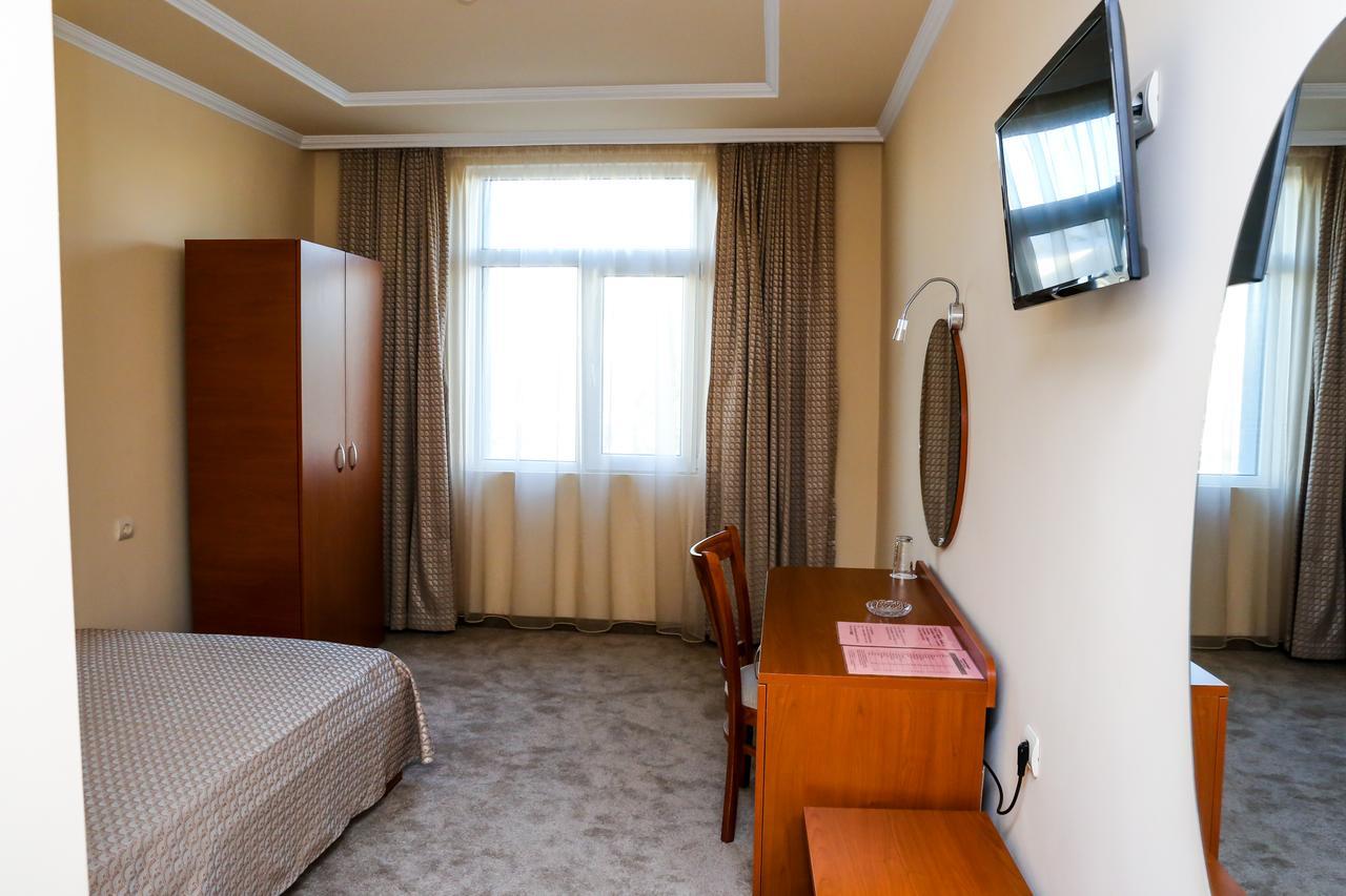 Hotel Bulgaria Kŭrdzhali Exterior foto